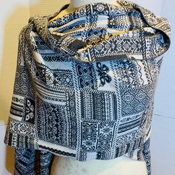 Olive and cocoa scarf - Picture 1 of 6